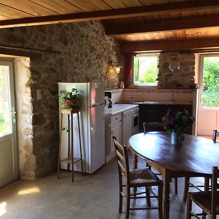Gite Des Pres Martin Chaille-sous-les-Ormeaux Exterior foto
