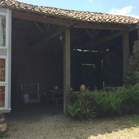 Gite Des Pres Martin Chaille-sous-les-Ormeaux Exterior foto